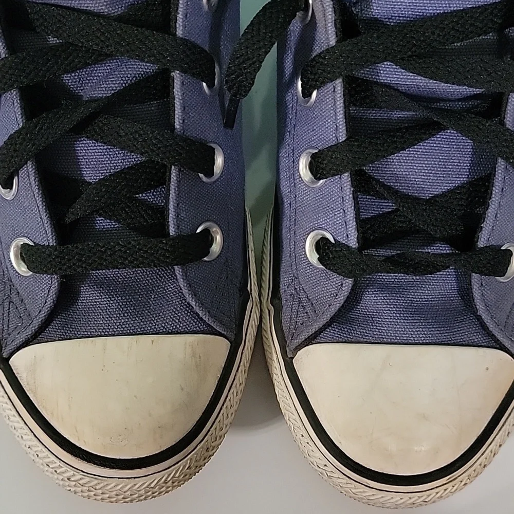 Boys Converse Chuck Taylor All Star Axel Slip-Ons, Blue/Black, Size 3, Pre-owned